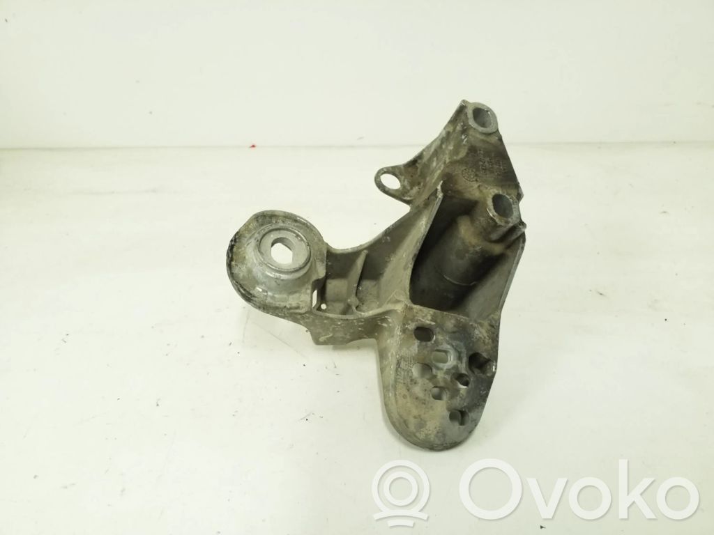 Audi A6 Allroad C5 Engine mounting bracket 