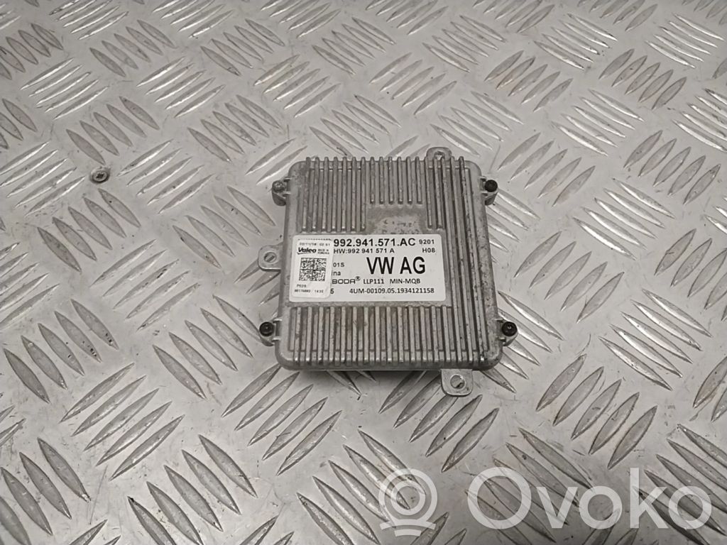 Skoda Kamiq Unidad de control/módulo de los faros xenón 