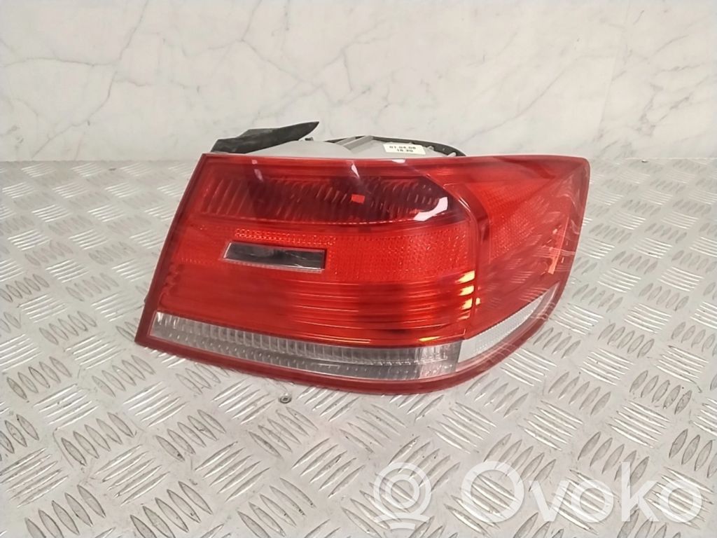 Rear/tail lights   4428214