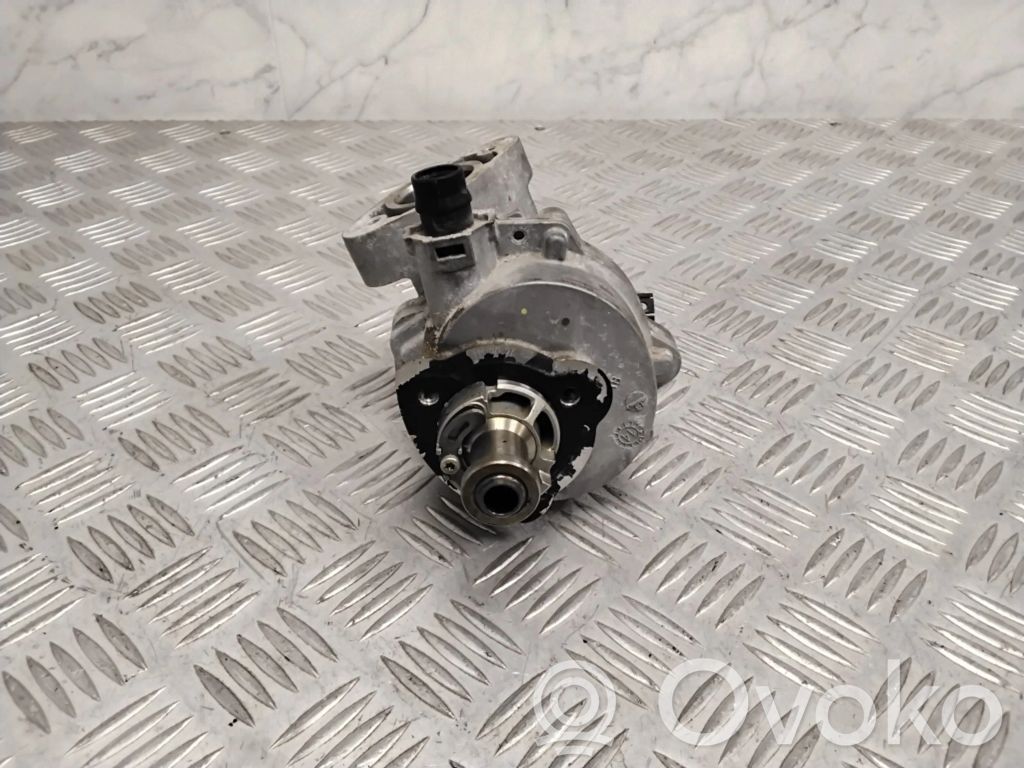 BMW 5 F10 F11 Vacuum pump 