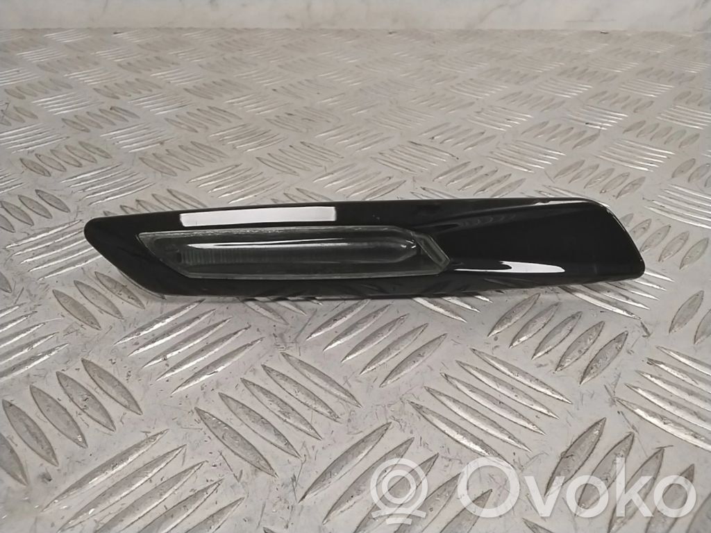 BMW 3 E90 E91 Front fender indicator light 