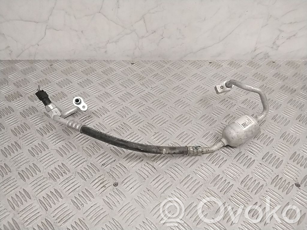 Tesla Model X Ilmastointilaitteen putki (A/C) 