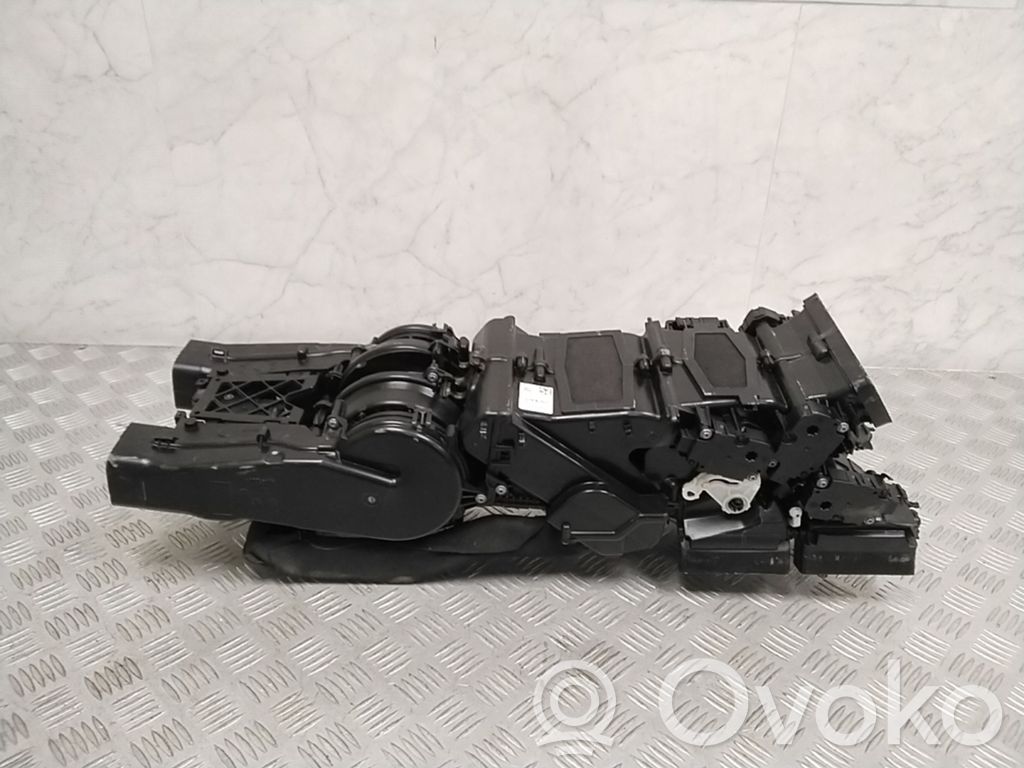 Audi A8 S8 D5 Salono oro mazgo plastikinis korpusas 