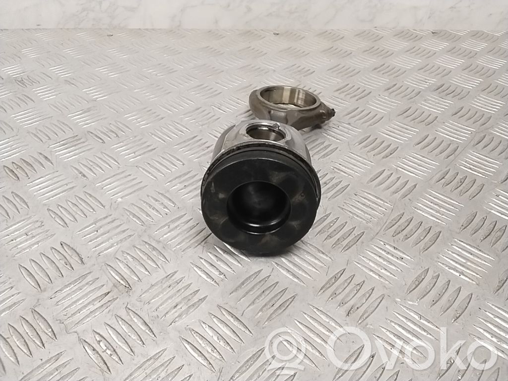 Audi A4 S4 B8 8K Piston with connecting rod 