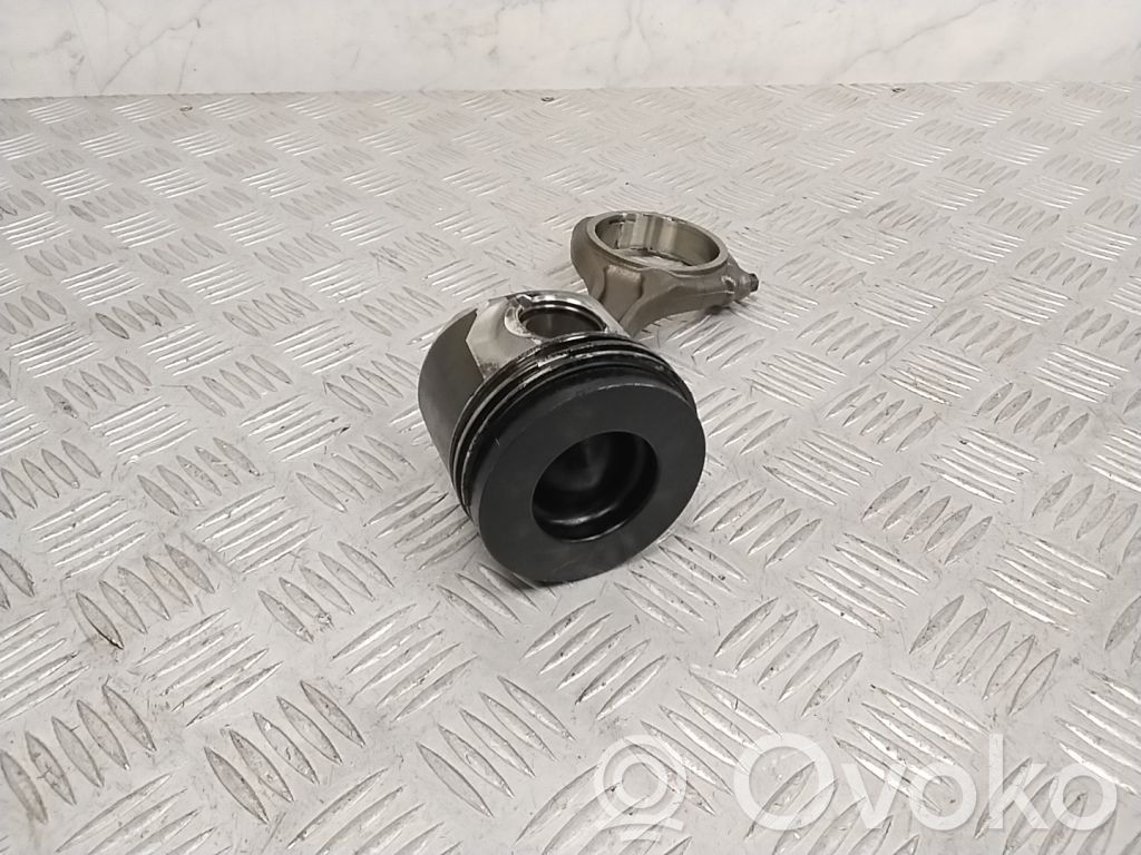 Audi A4 S4 B8 8K Piston with connecting rod 