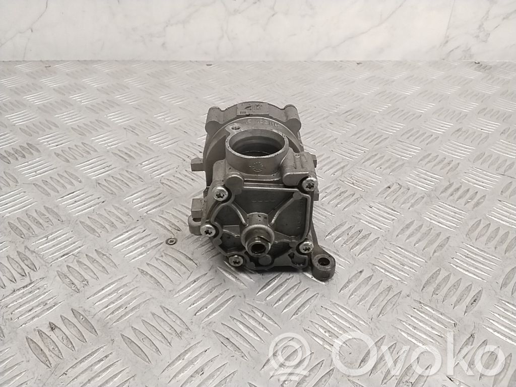 Audi A6 S6 C7 4G Oil pump 