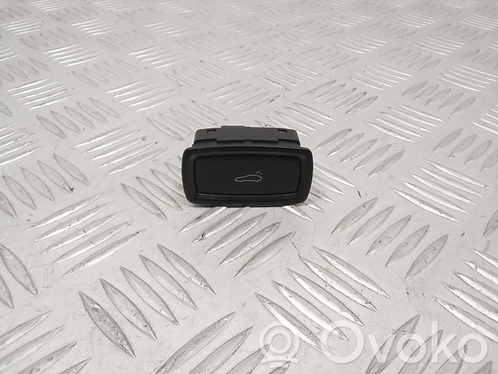 Porsche Cayenne (92A) Tailgate/boot open switch button 