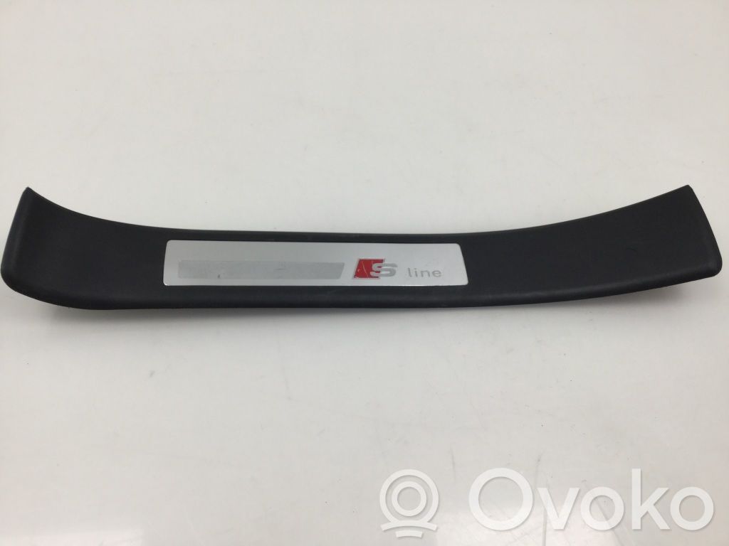 Audi A4 S4 B7 8E 8H Listwa progowa przednia 