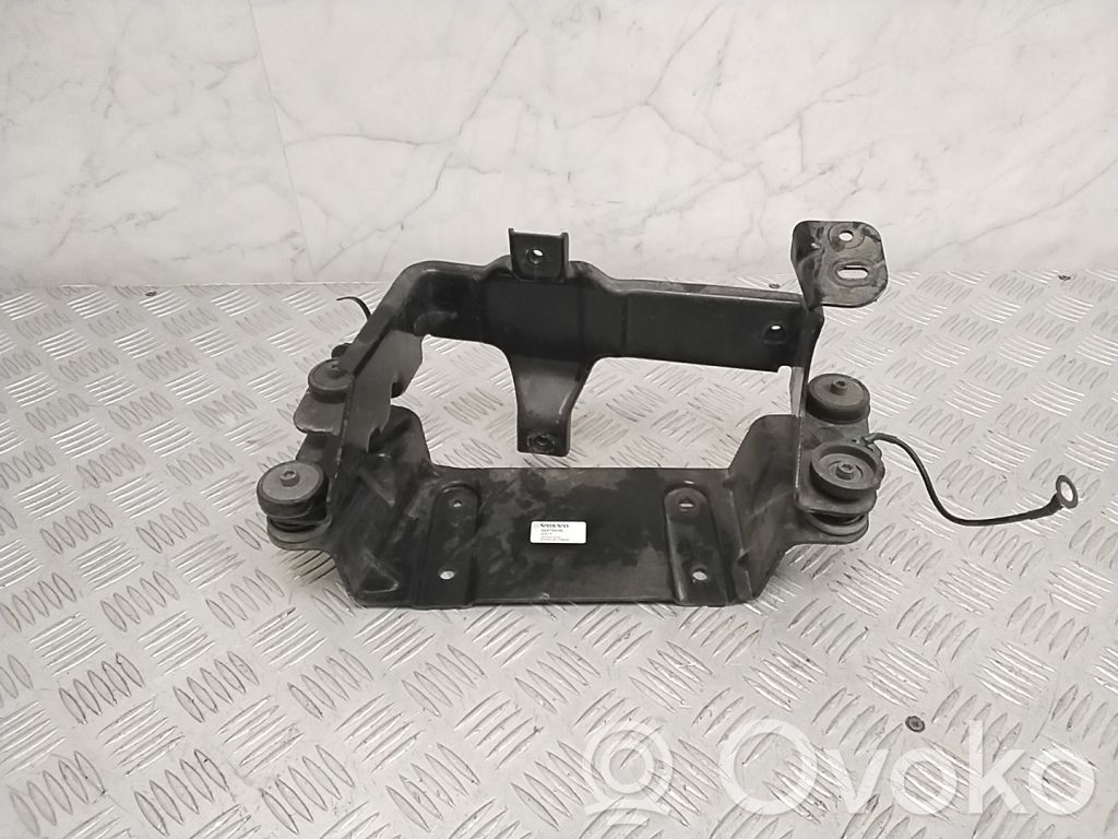 Polestar 2 A/C compressor mount bracket 