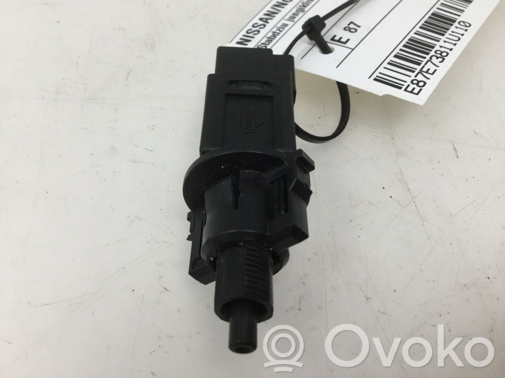 Brake pedal sensor switch