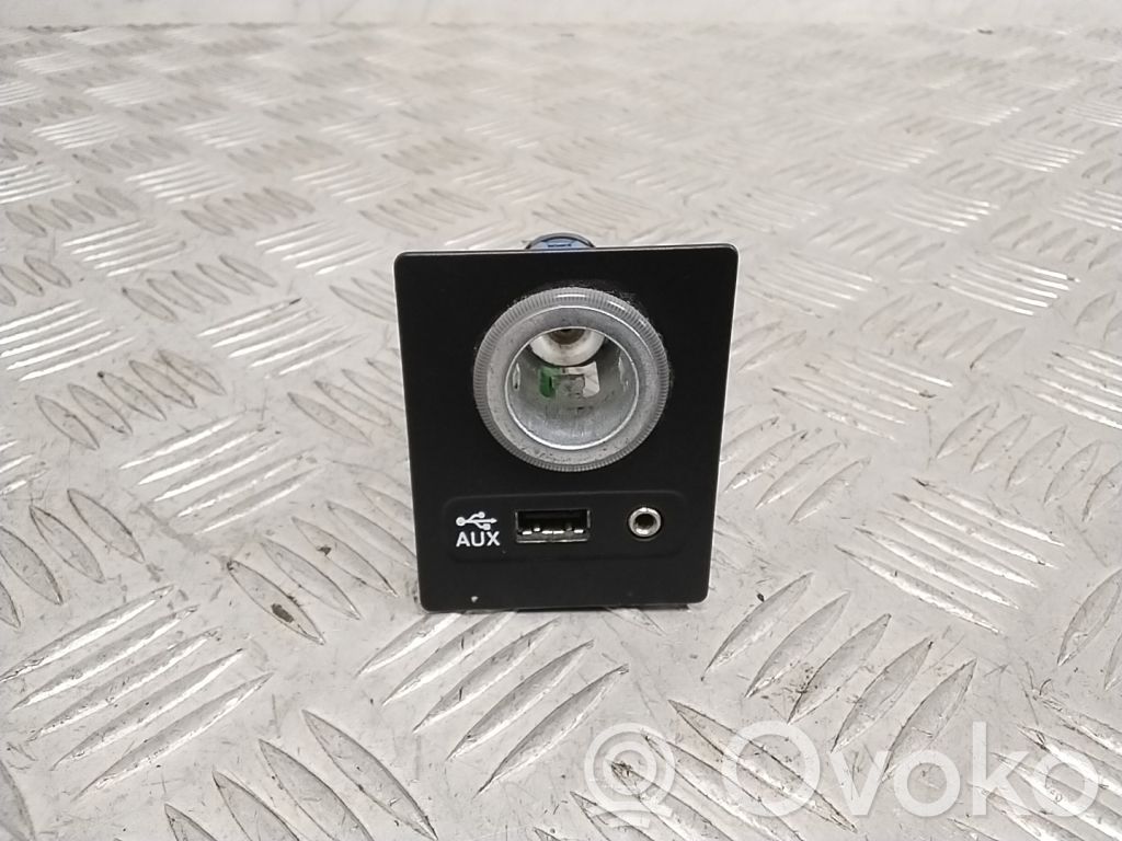 Skoda Octavia Mk3 (5E) Enchufe conector entrada auxiliar 