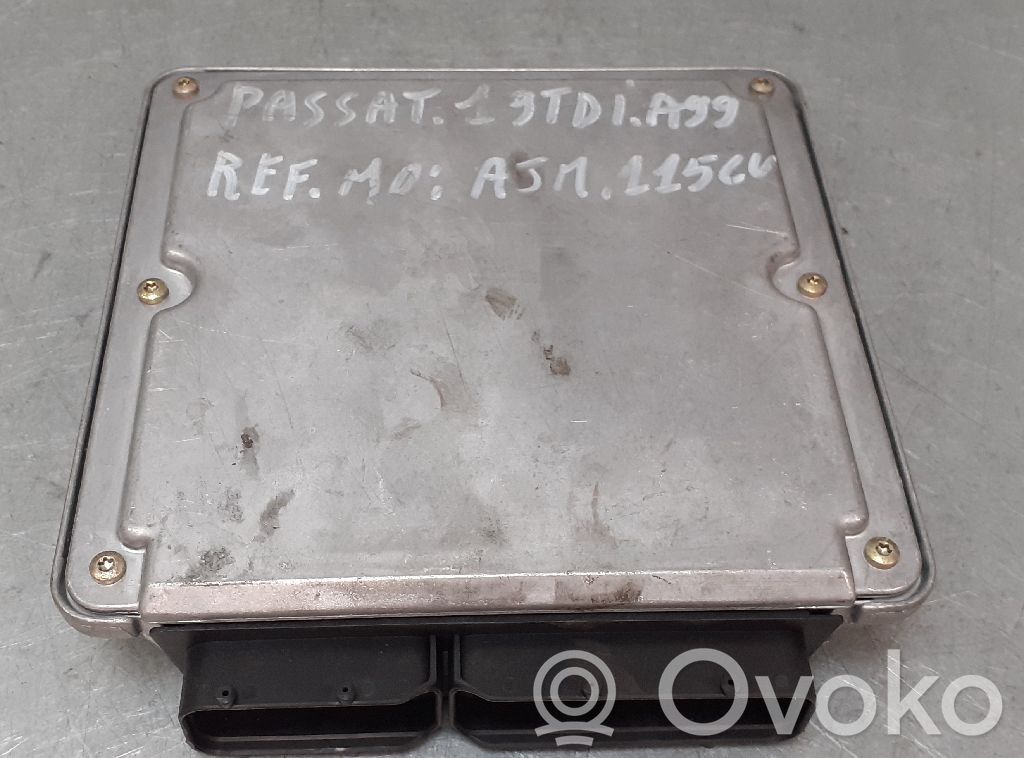 Volkswagen PASSAT B4 Unitate/modul de control motor 