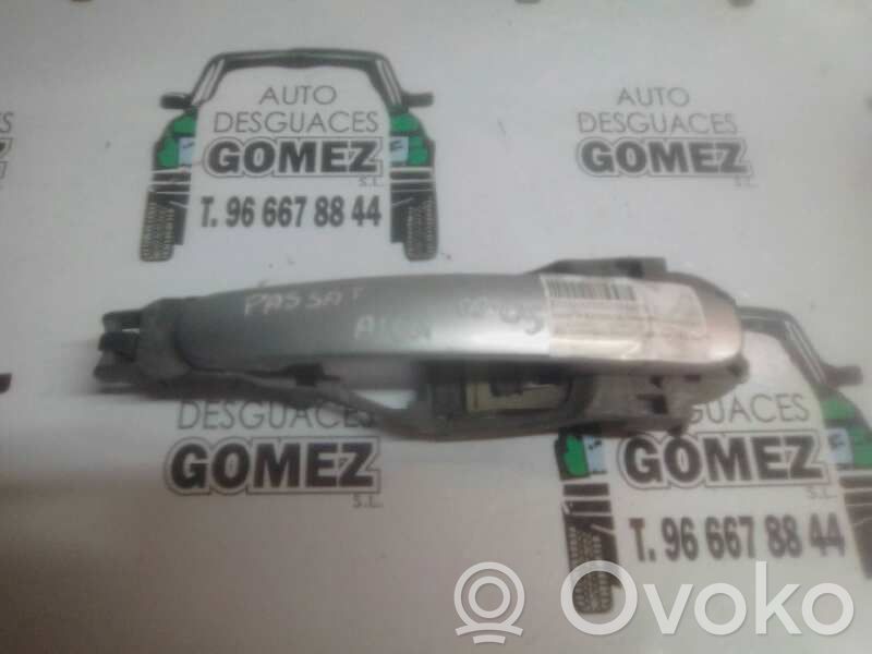 Volkswagen PASSAT B5.5 Maniglia esterna per portiera posteriore