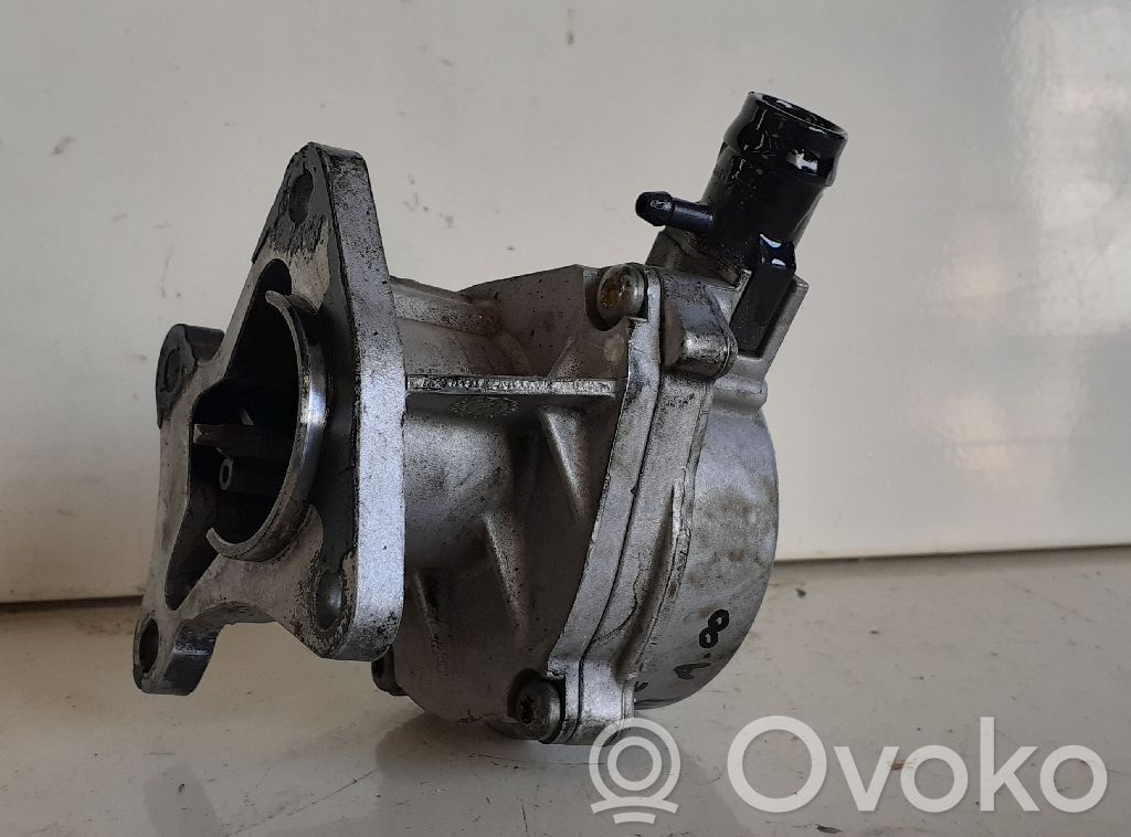Renault Megane I Vacuum pump 
