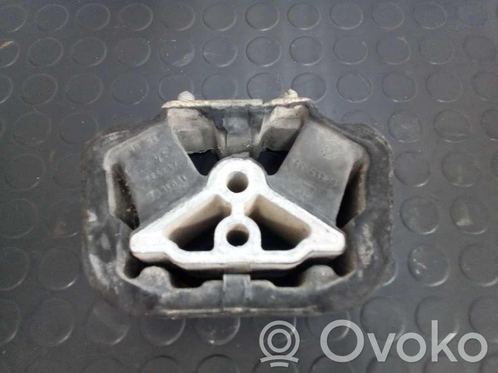 Engine mount bracket   90447883