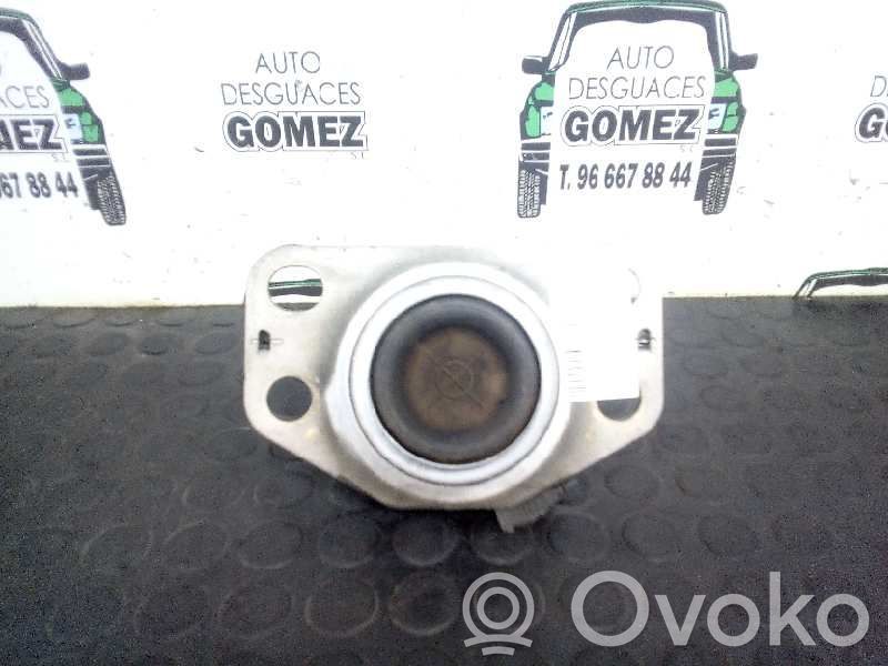 Renault Clio II Engine mount bracket 