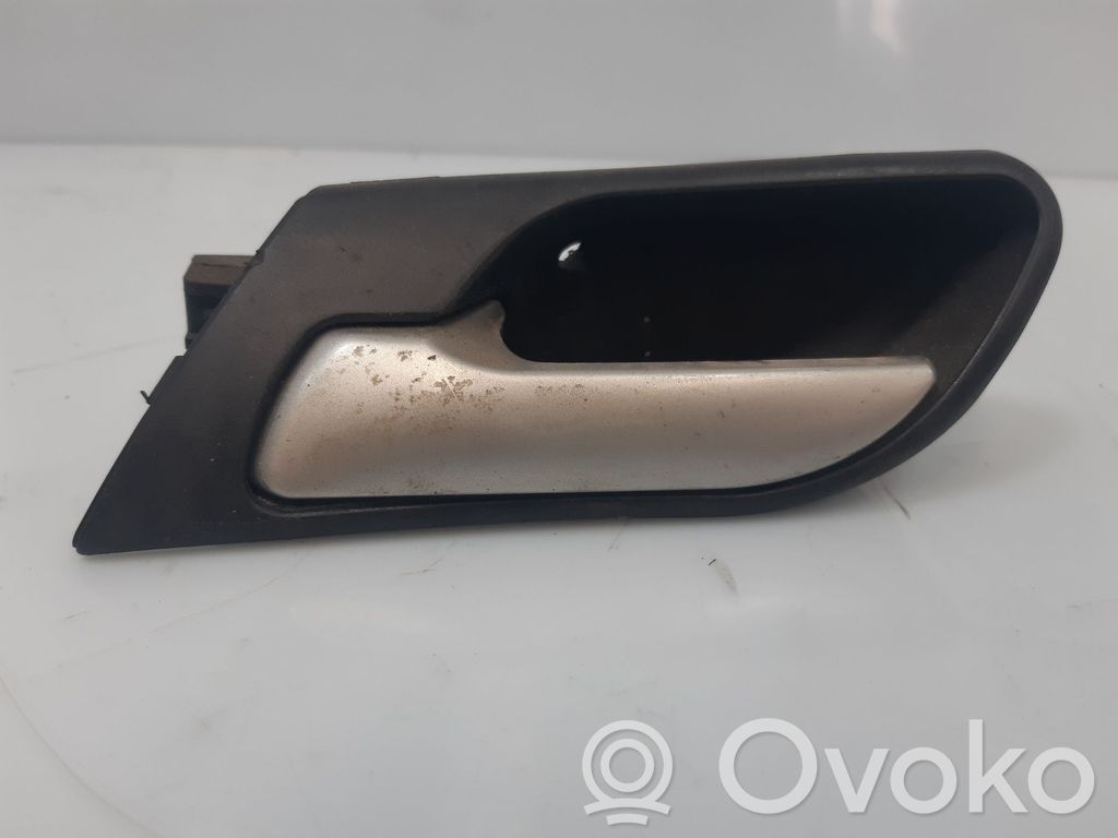Manecilla interna puerta delantera   8408565