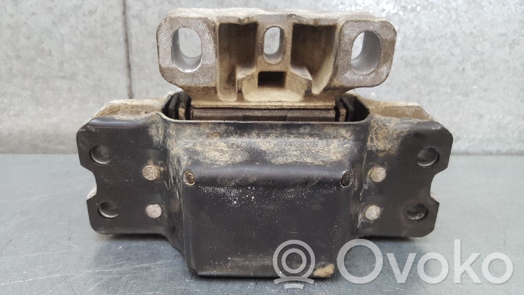 Soporte de montaje del motor