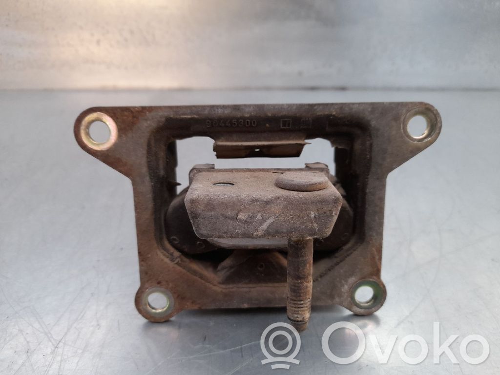 Opel Corsa B Engine mount bracket 