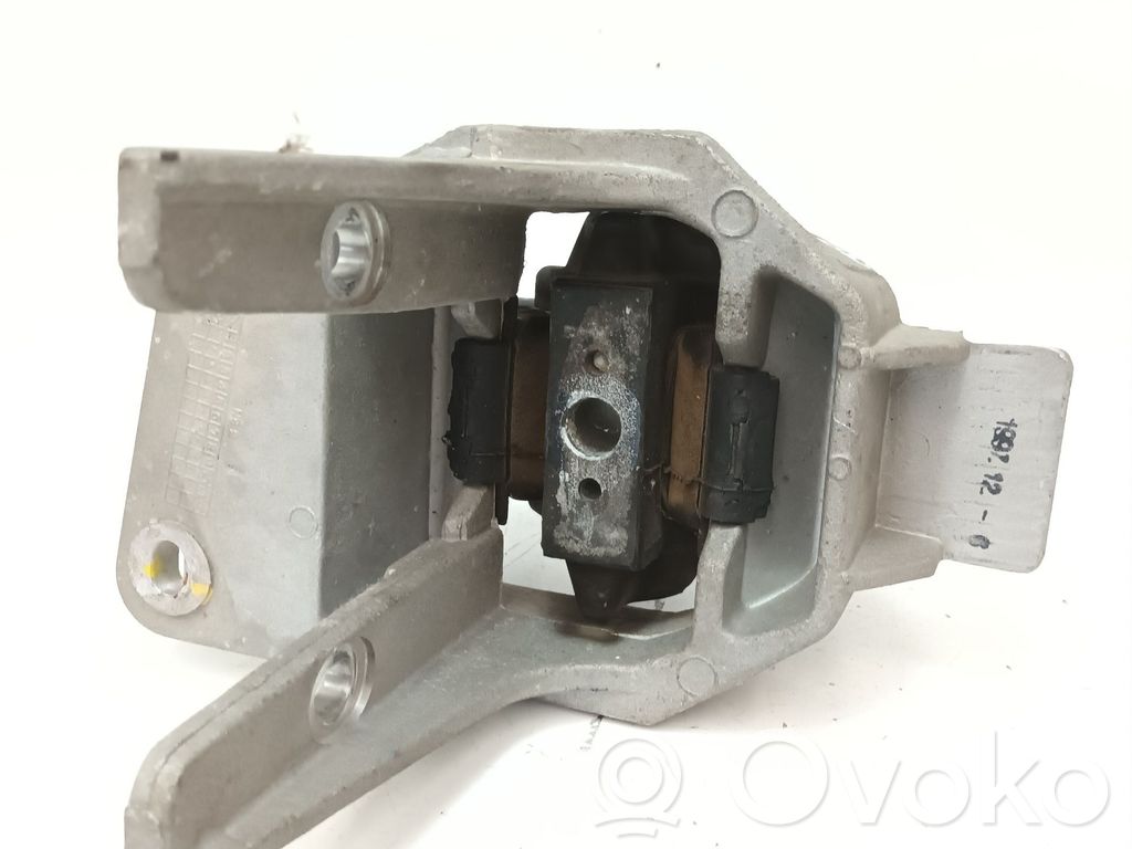 Chevrolet Nubira Engine mount bracket 