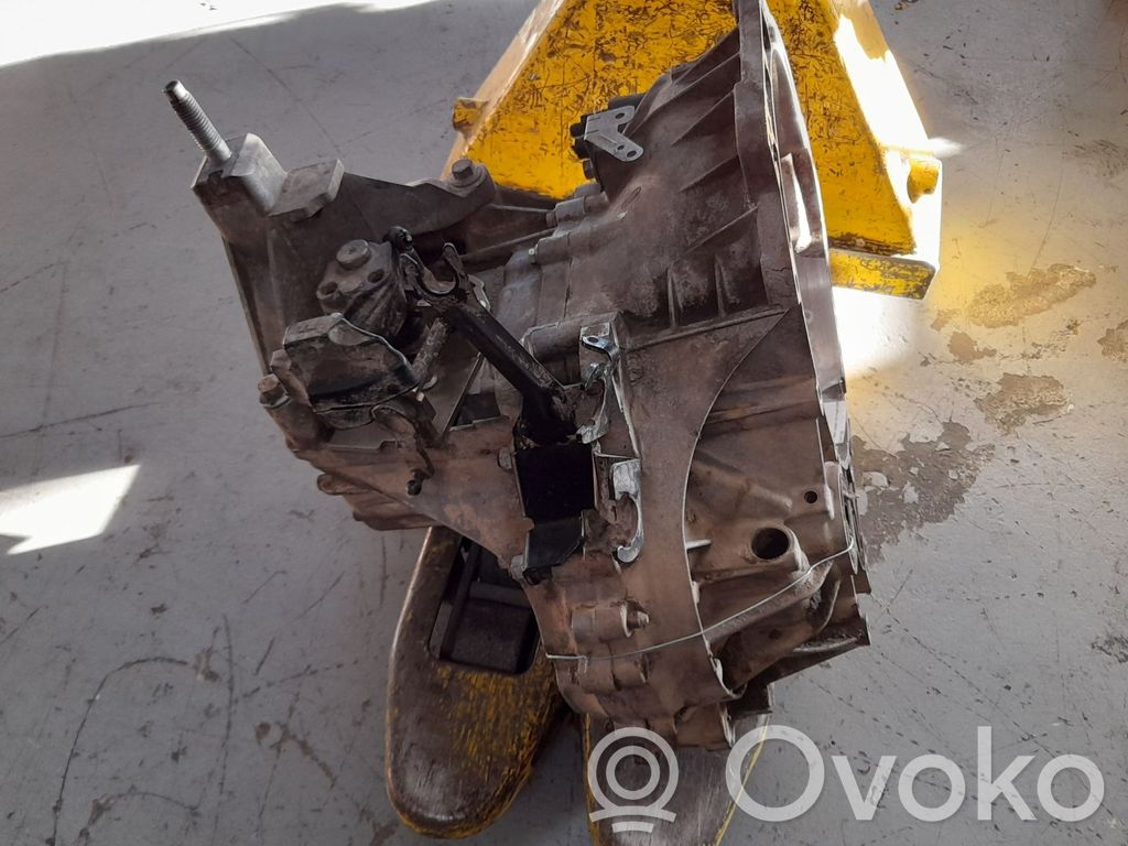 Ford Transit Cutie viteze manuală cu 5 trepte