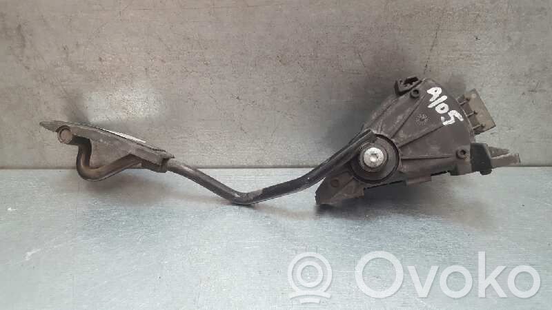 Nissan Almera N16 Kaasupolkimen asentoanturi 