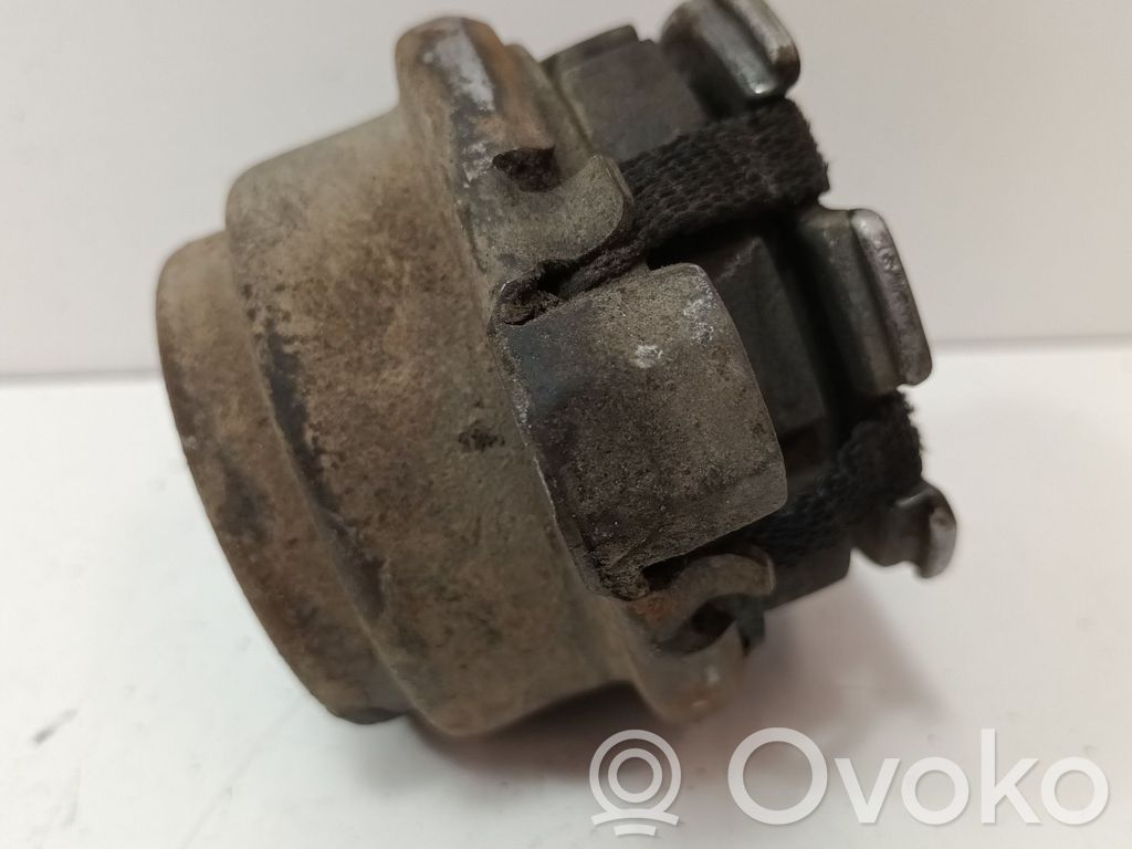 Audi A6 S6 C5 4B Moottorin kiinnikekorvake 