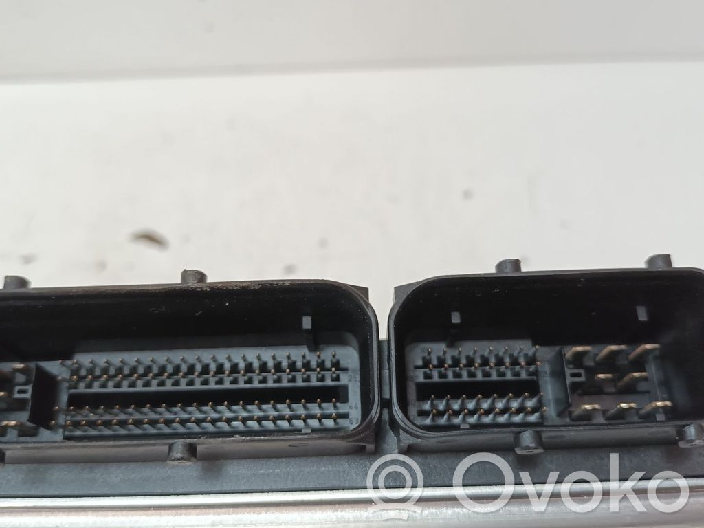 Unidad de control/módulo del motor   4B0906018DB