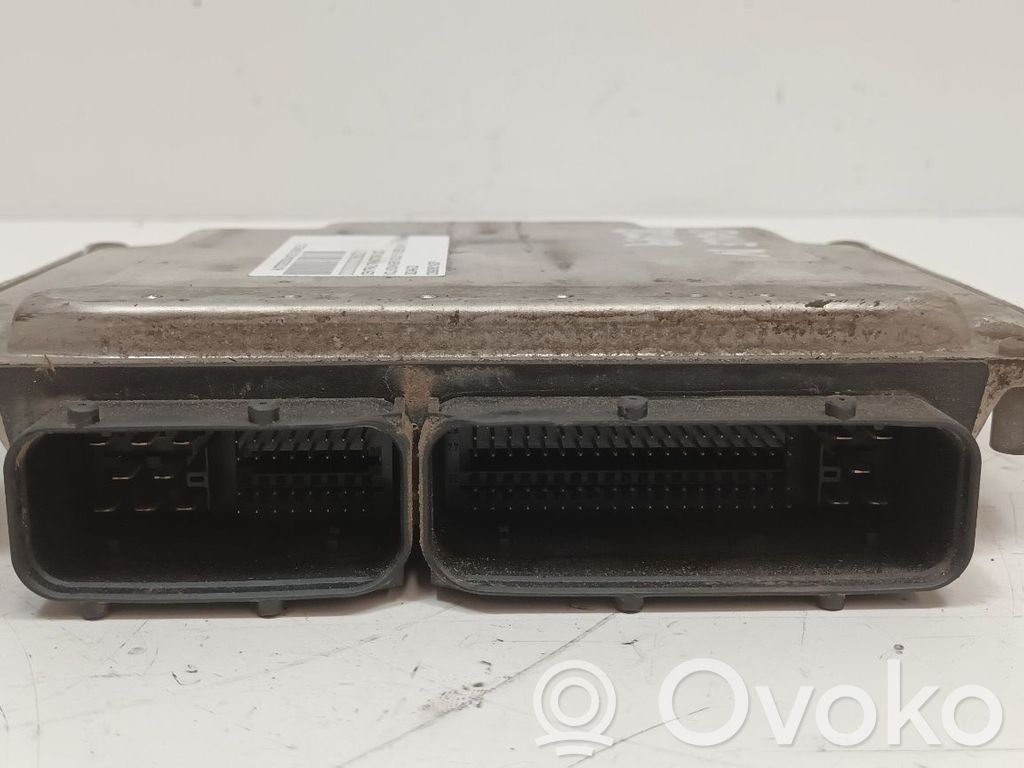 Volkswagen Golf IV Unitate/modul de control motor 