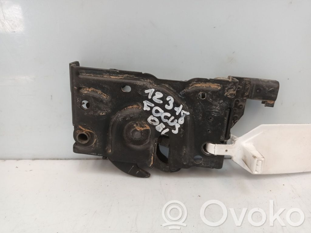 Ford Focus Tie down hook / loop 