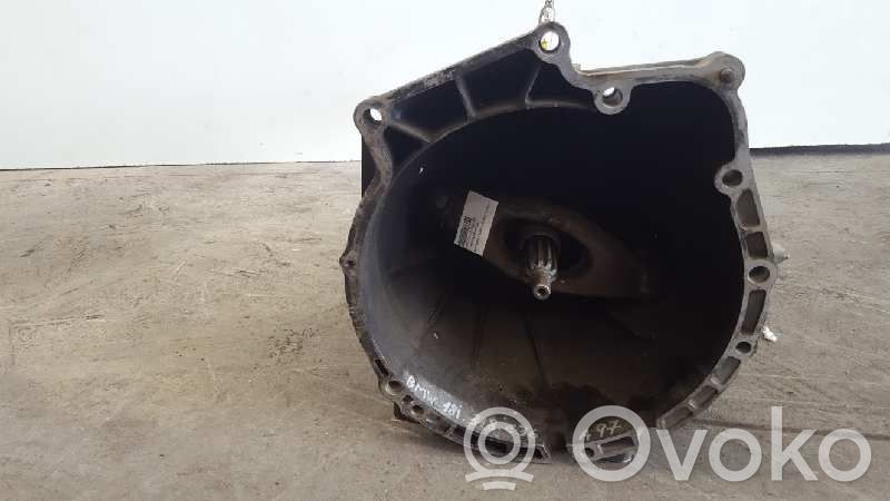 Manual 5 speed gearbox   AKY
