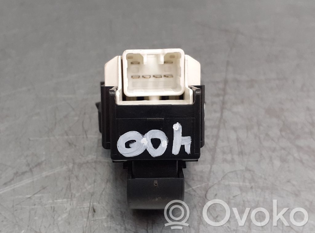 Comutator comandă geamuri electrice   8403050010