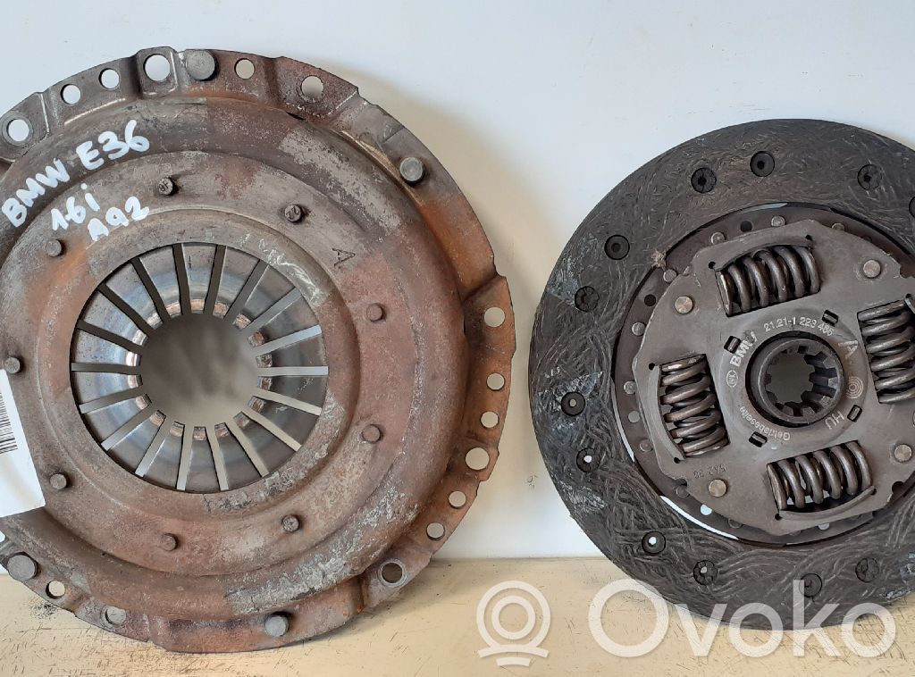 BMW 3 E36 Kit d'embrayage 