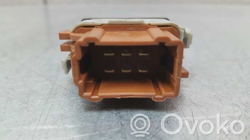 Comutator comandă geamuri electrice   8200220507