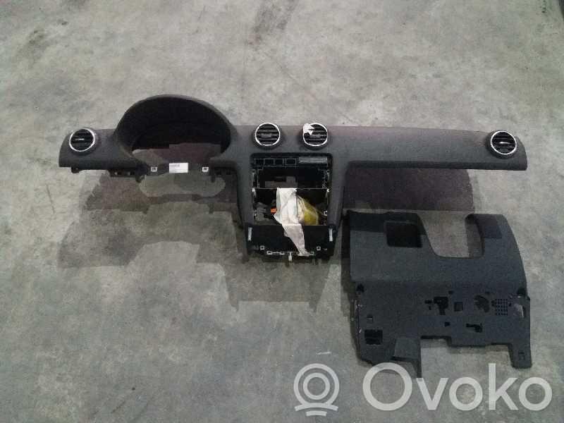 Audi A3 S3 8P Dashboard 