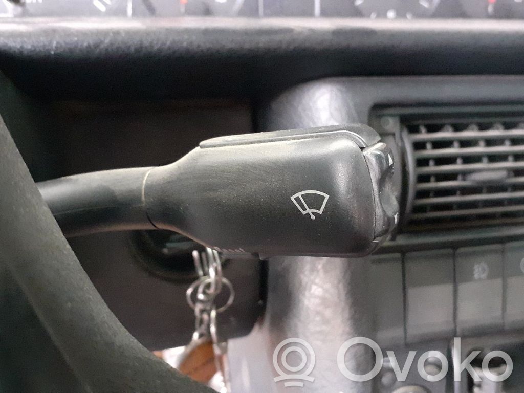 Audi 100 S4 C4 Palanca de control del limpiaparabrisas 
