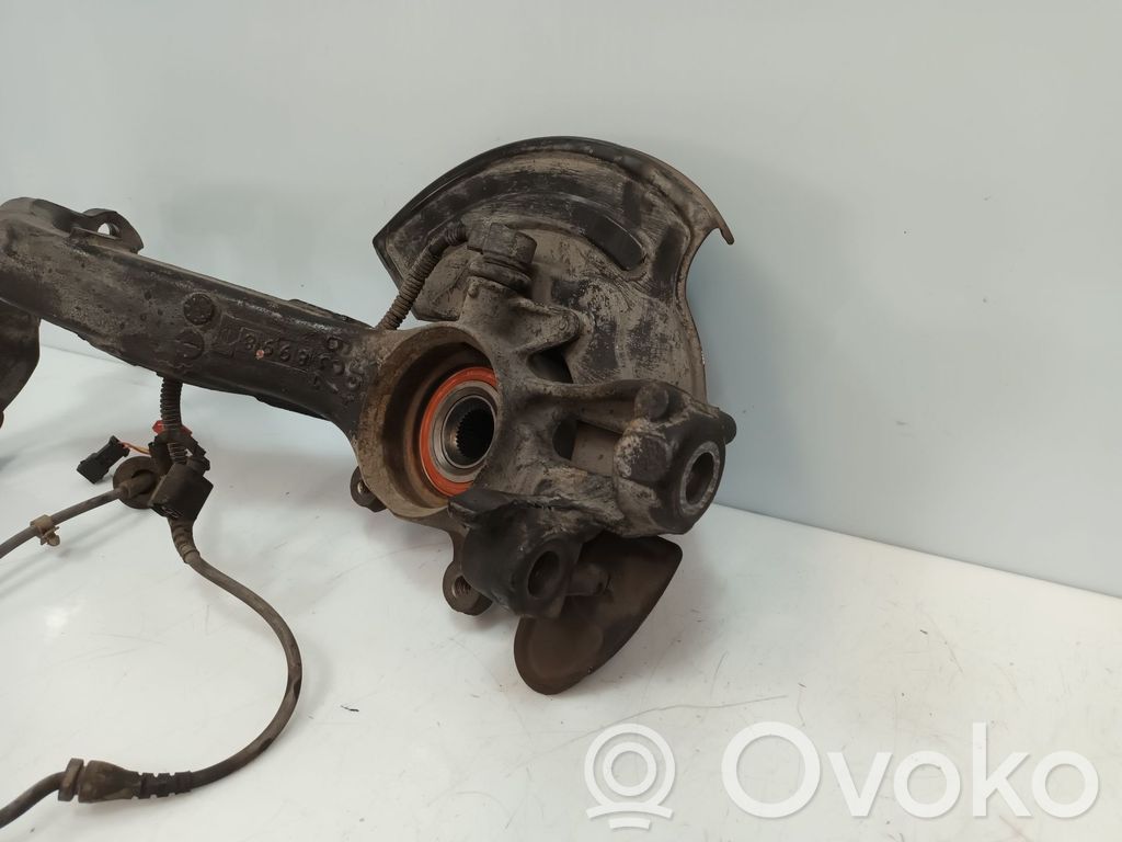 Audi A4 S4 B5 8D Fuso a snodo con mozzo ruota anteriore