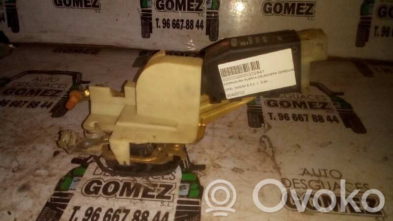 Opel Omega B1 Încuietoare ușă față 