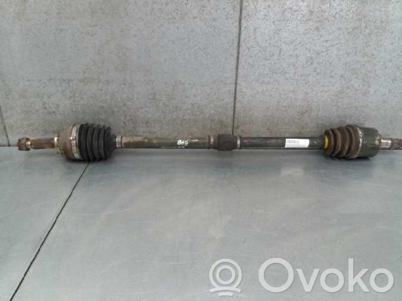 Etuvetoakseli   MB837513