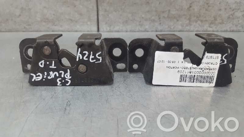 Tailgate lock latch   871979