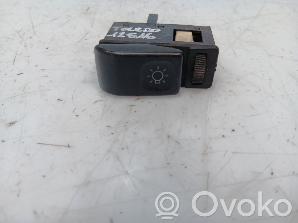 Seat Toledo I (1L) Interruptor de luz 