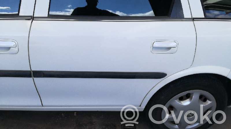 Opel Vectra B Puerta trasera 