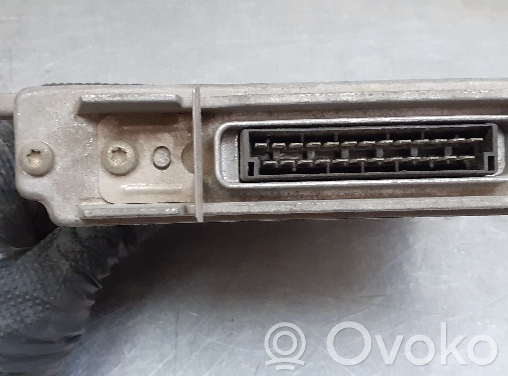 Unidad de control/módulo del motor   7700104956