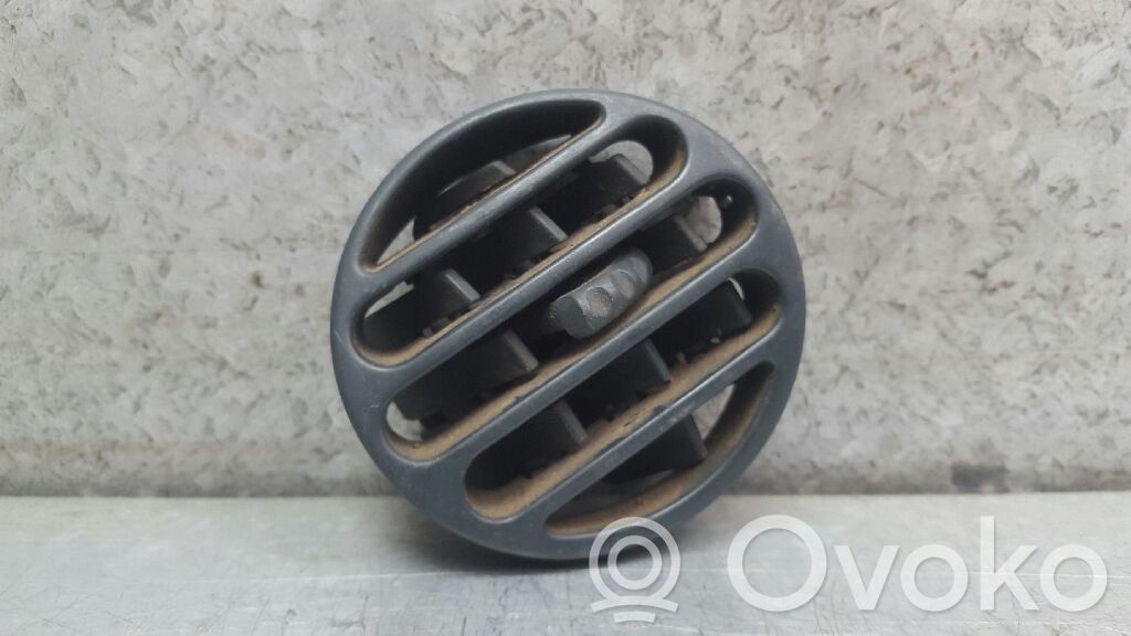 Renault Kangoo I Rejilla de ventilación central del panel 