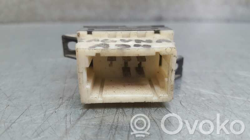 Electric window control switch   1694