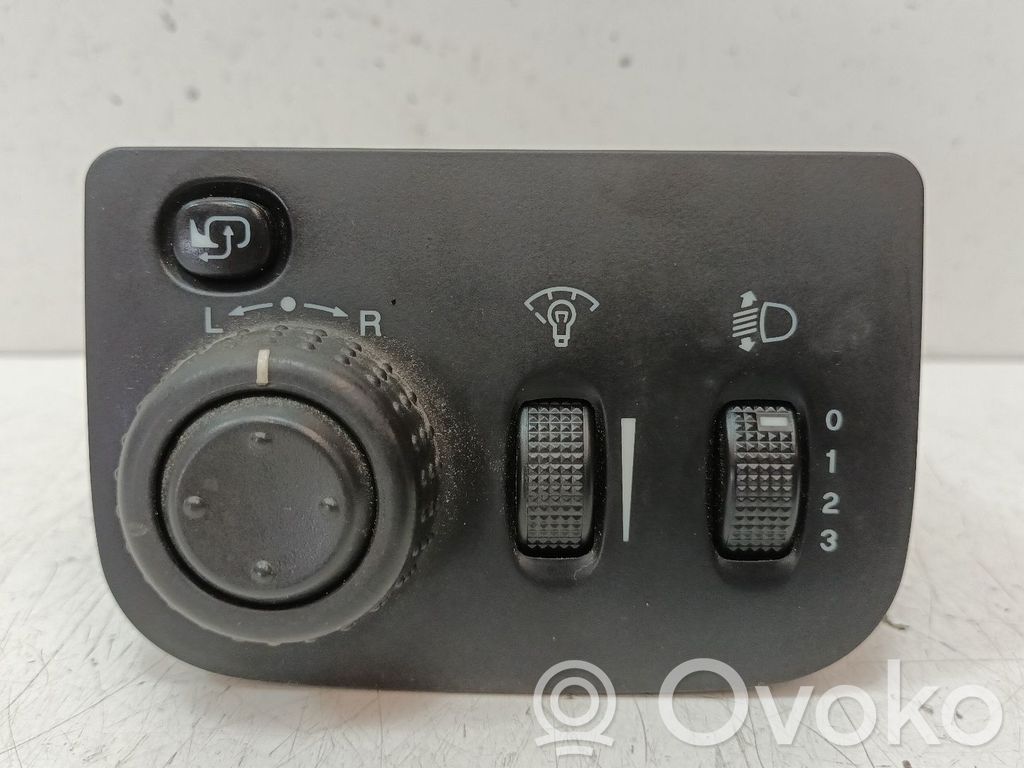 Chevrolet Evanda Wing mirror switch 