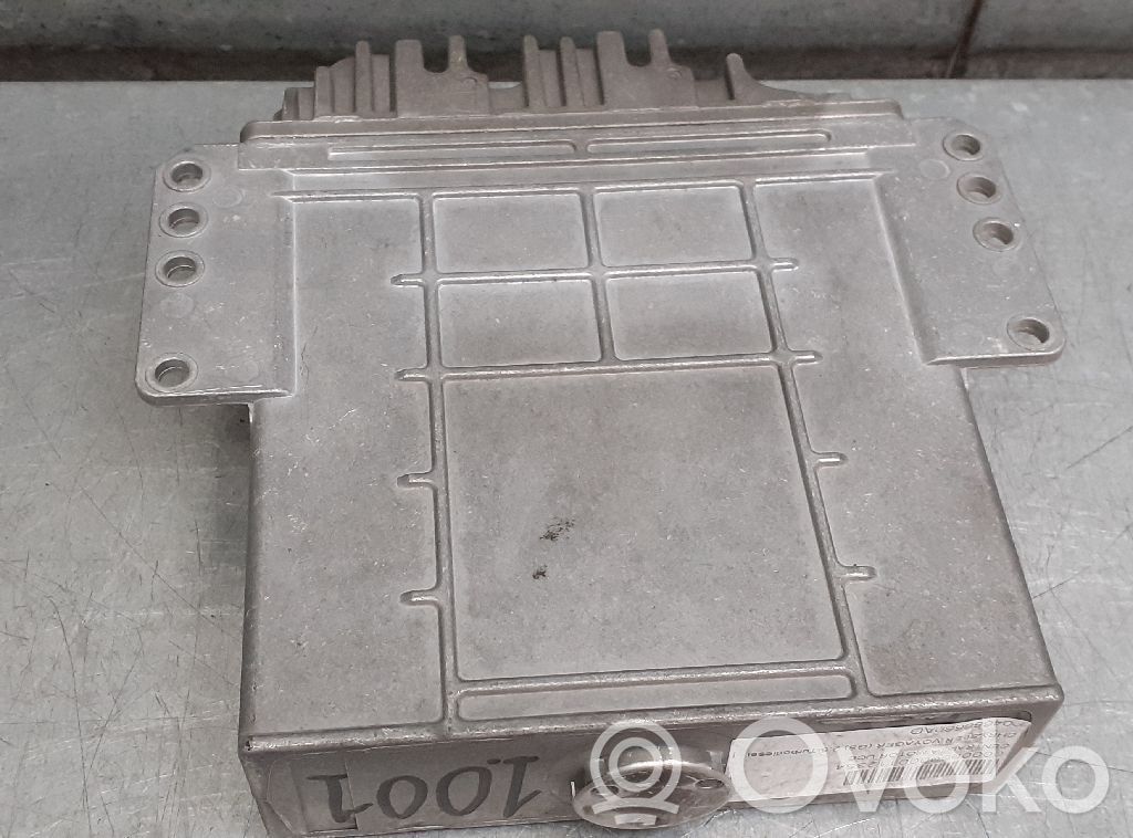 Engine control unit/module   P04686660AD
