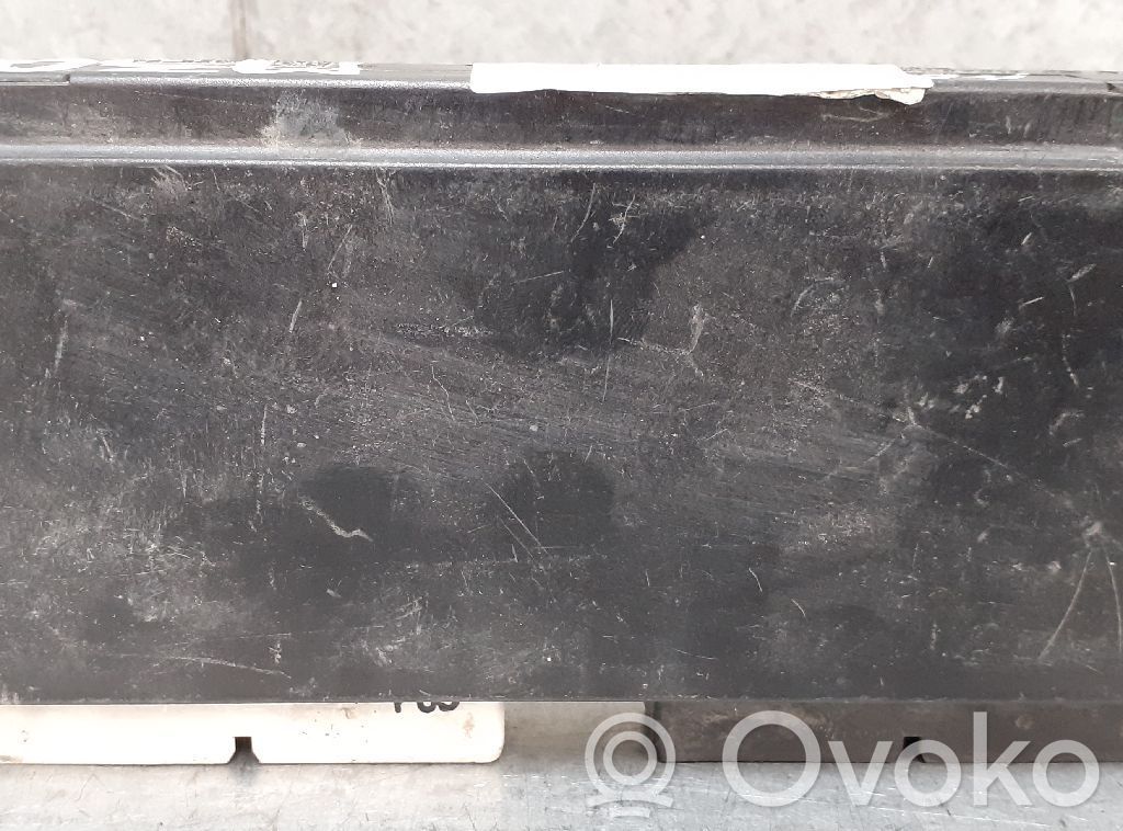 BMW 5 E34 Oven keskuslukituksen ohjausyksikön moduuli 