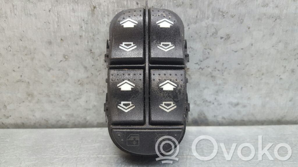 Ford Focus Interruptor del elevalunas eléctrico 