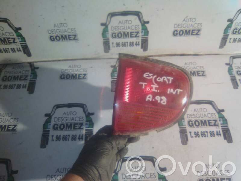 Ford Escort Takaluukun takavalot 